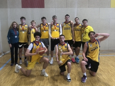 Postupujeme do republikového finále v basketbalu